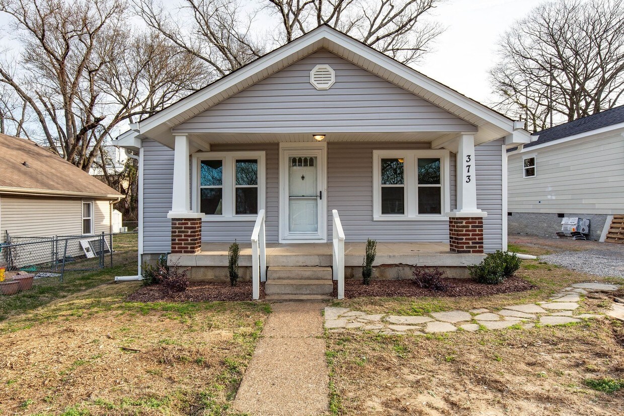 Primary Photo - Renovated Cottage Home in Old Hickory