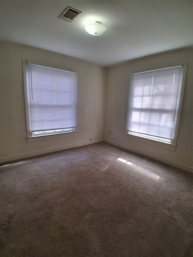 Foto del edificio - 204 Holderrieth Blvd