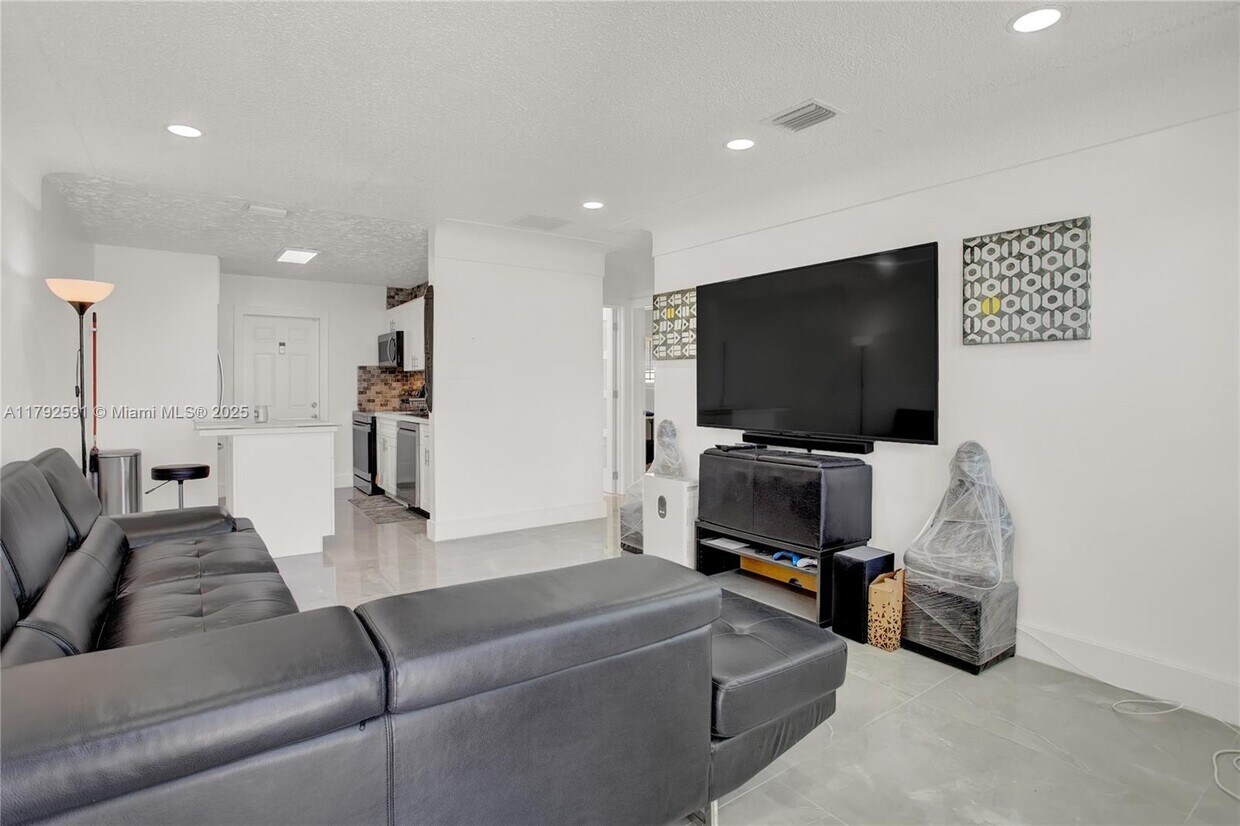 Foto principal - 608 NW 4th Ave