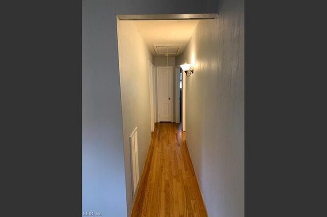 Foto del edificio - 646 Kenosha Ave