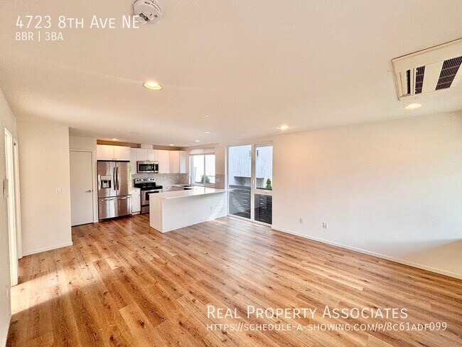Building Photo - 4723 8th Ave NE