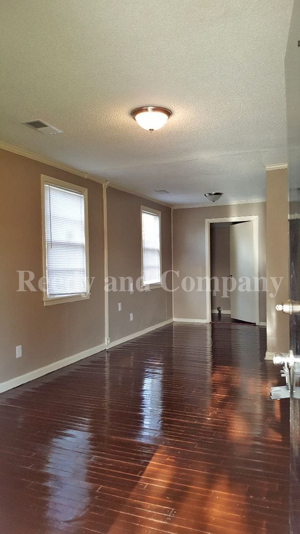 Building Photo - 3334 Fostoria Rd