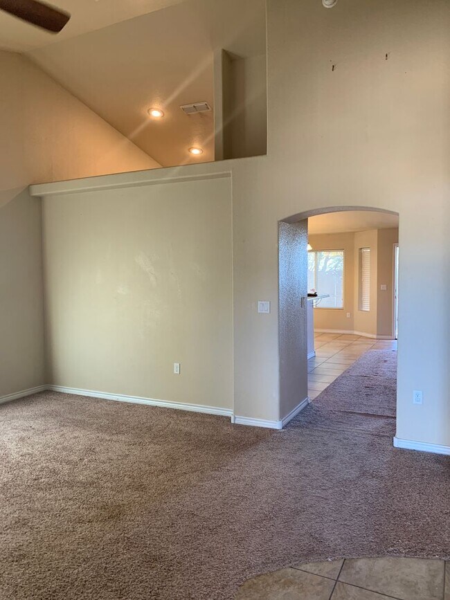 Building Photo - 3005 Fred Daugherty Dr