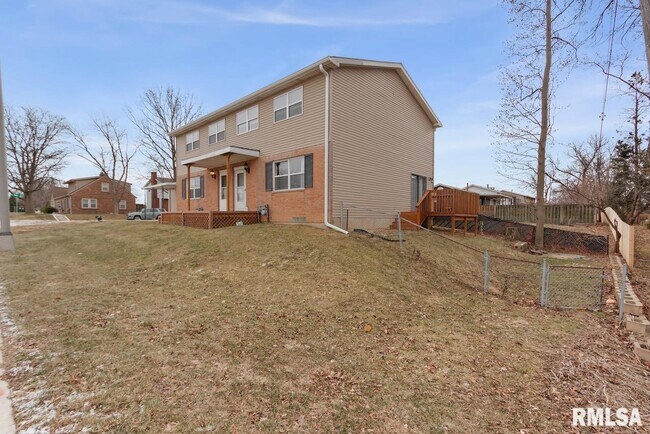 Foto del edificio - 2020 W Glen Ave