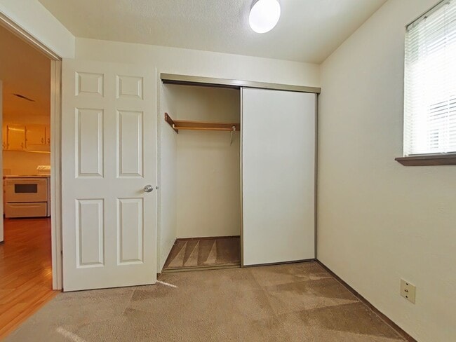 Building Photo - 3 Bedroom Duplex ~ South Corvallis ~ Pet F...
