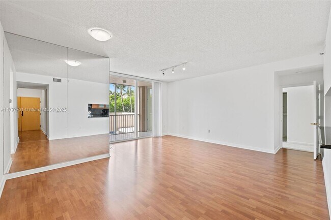 Foto del edificio - 9755 NW 52nd St