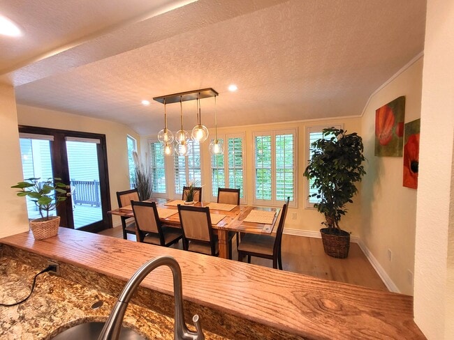 Dining Room - 1518 E Nichols Cir