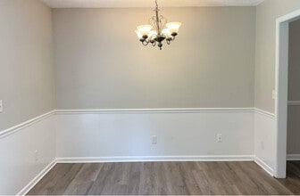 Building Photo - 329 Royal Garden Dr