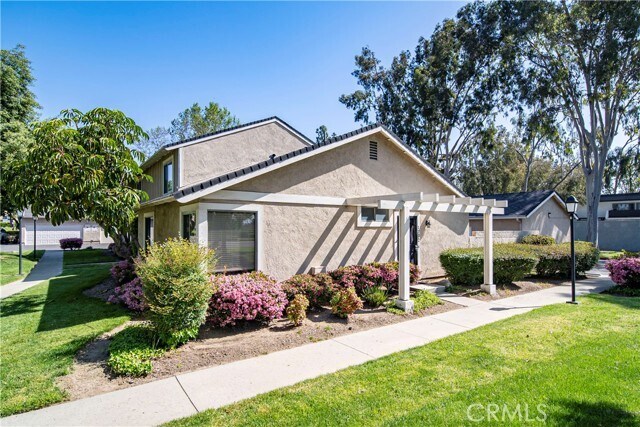 Building Photo - 1732 Eaton Pl