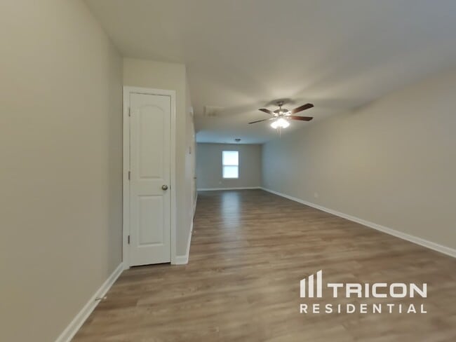 Building Photo - 6415 Pennacook Dr