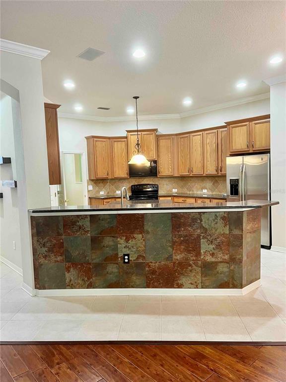 Foto del edificio - 7450 Ambleside Dr