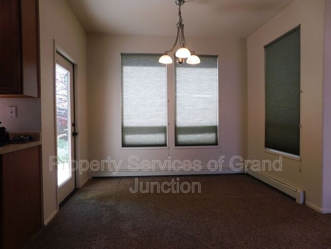 Building Photo - 159 Park St