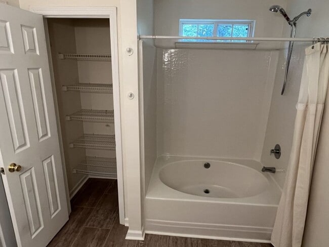 Foto del edificio - Updated 3 Bedroom, 2 Bath Ranch in NW Char...