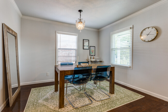 Building Photo - 3244 Sandage Ave