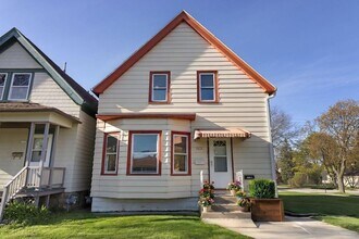 Building Photo - 3672 E Hammond Ave