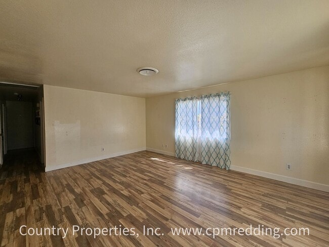 Building Photo - Spacious 3-Bedroom House with Gated Pool i...