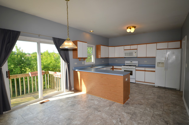 Building Photo - 490 Flora Dr