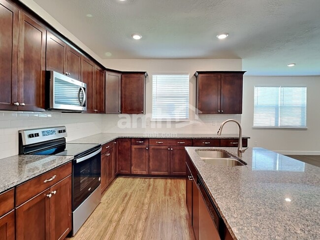 Building Photo - 2401 E Wild Horse Way