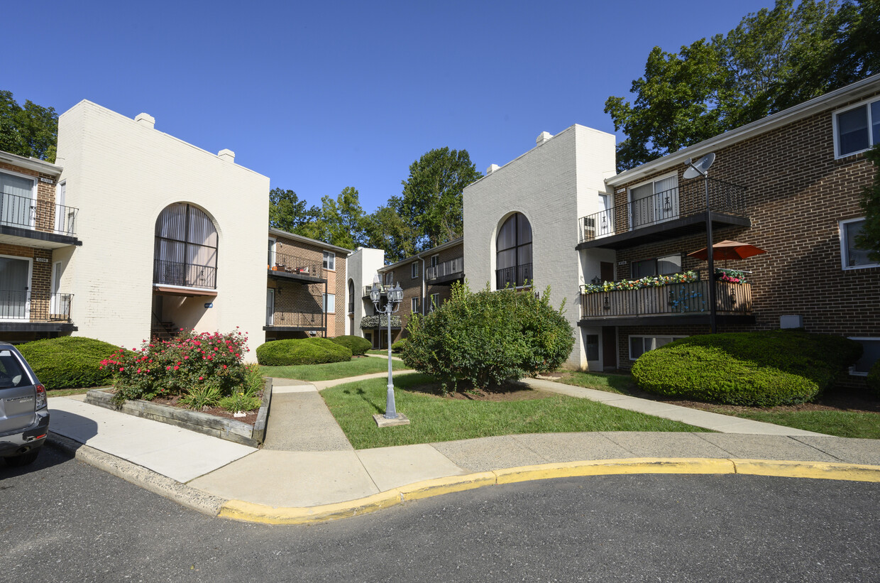 Primary Photo - Chadwick Village Apartments