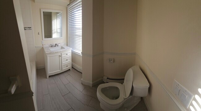 Full Bathroom 1st Floor - 101 Washington St