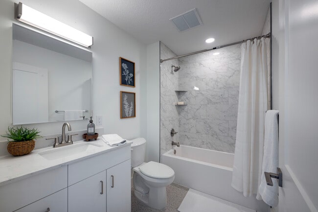 Building Photo - St Joe Apartments