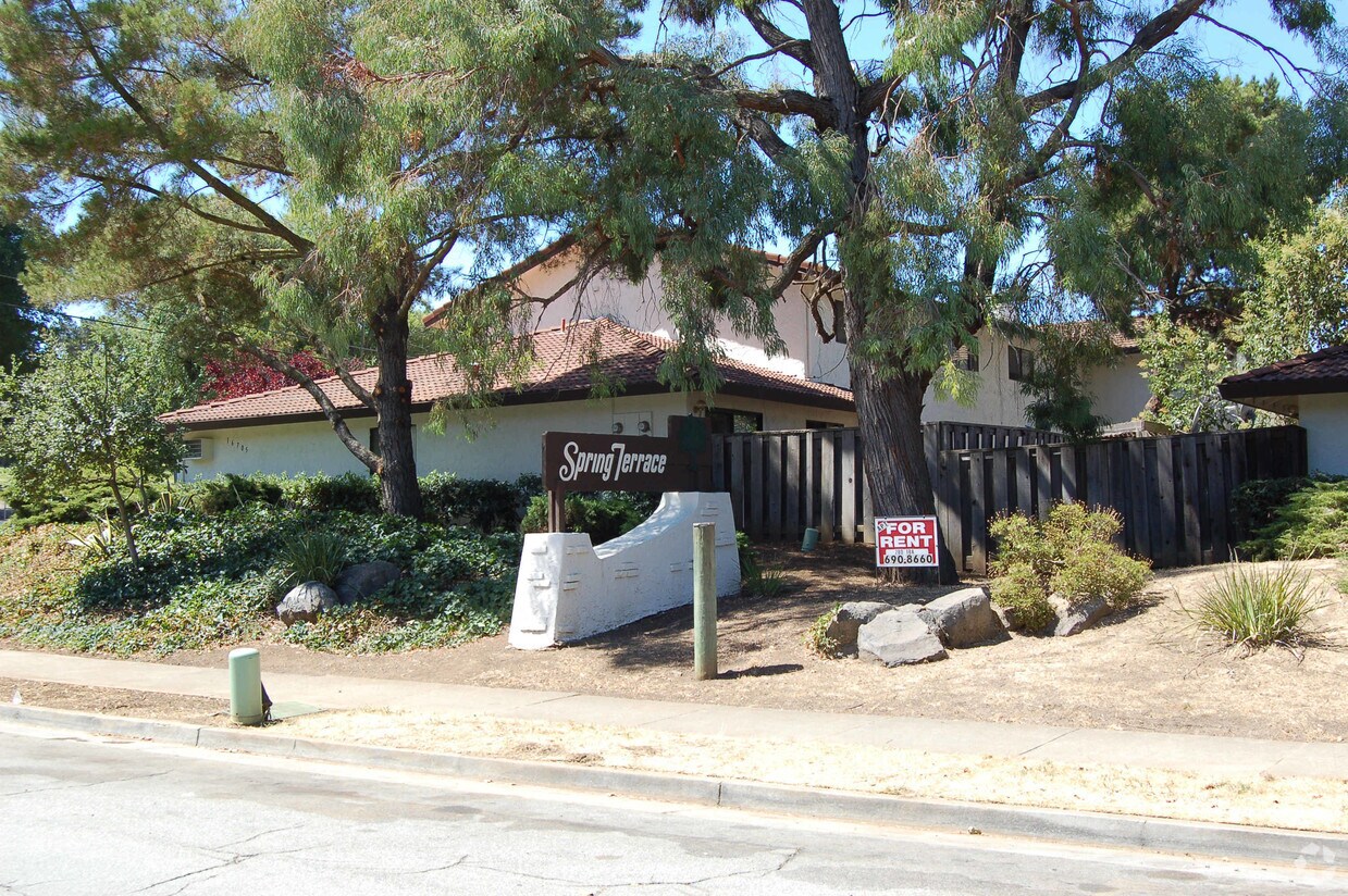 Building Photo - 16705 Barnell Ave