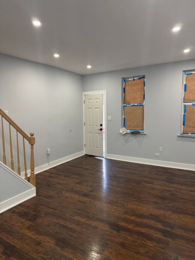 Building Photo - Charming 2-Bedroom Home in Port Richmond Available For Rent!