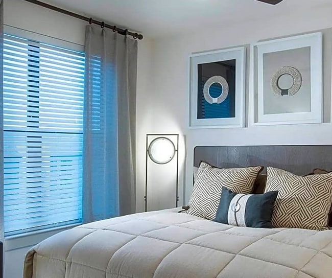 Foto del edificio - 411 W 7th St