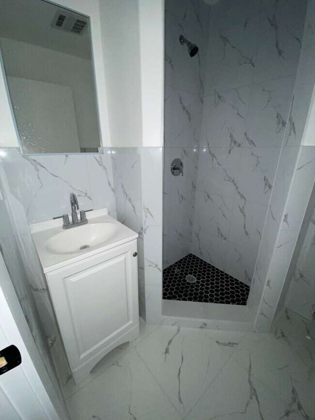 Foto del edificio - 25 Riverview Pl