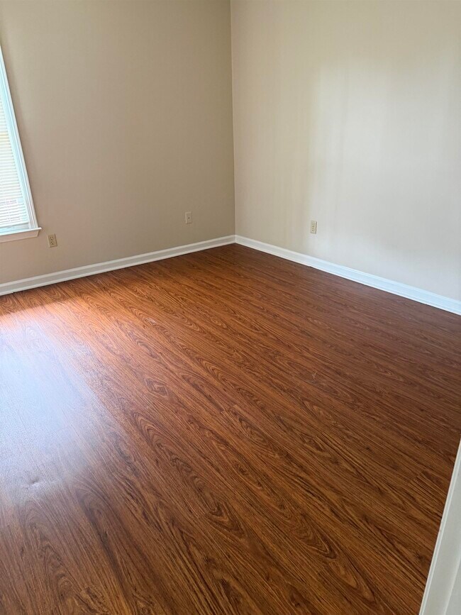 Building Photo - 7371 Bayou Bend Cove