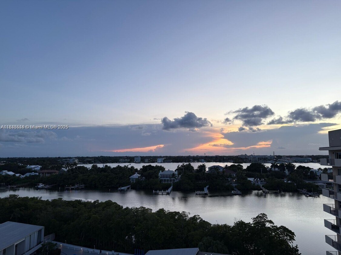 Foto principal - 3589 S Ocean Blvd