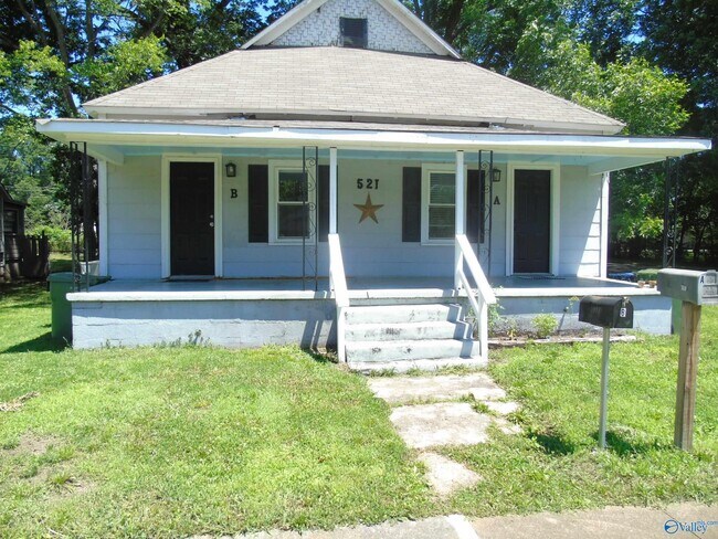 Foto del edificio - 521 Oshaughnessy Ave NE