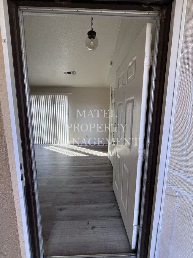 Foto del edificio - 509 Pirinen Ln