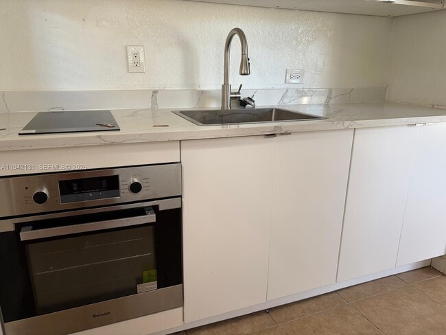 Building Photo - 1612 Harrison St