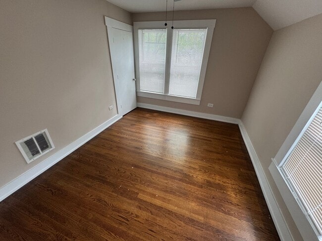Building Photo - FABULOUS!!! BARRINGTON Downtown location