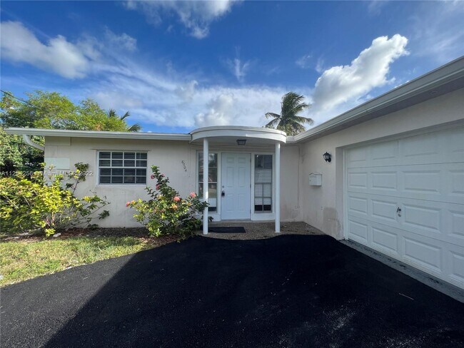 Building Photo - 6504 Arbor Dr