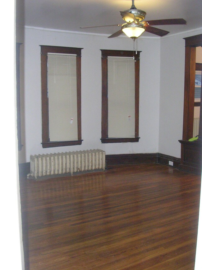 Building Photo - 206 National