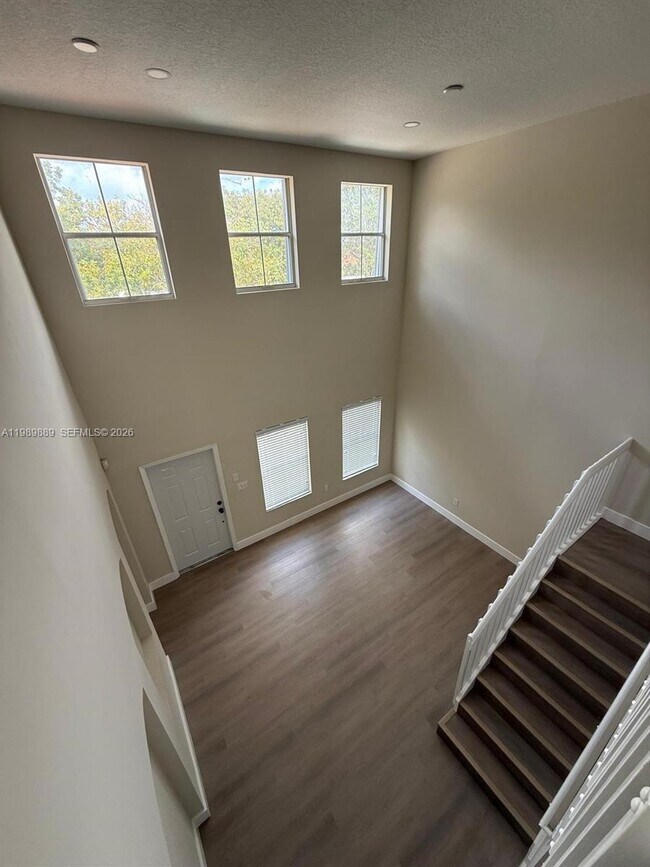 Building Photo - 16432 SW 47th Terrace