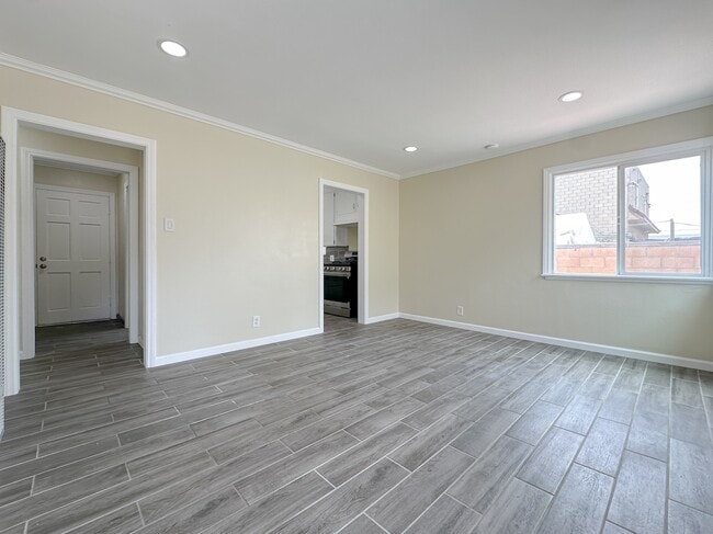 Foto del edificio - 4520 Marine Ave