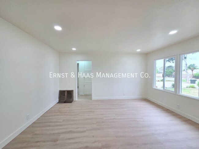 Building Photo - 13418 Lynne Dr