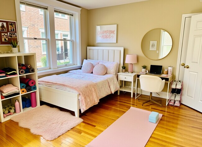 Building Photo - 76 Egmont St