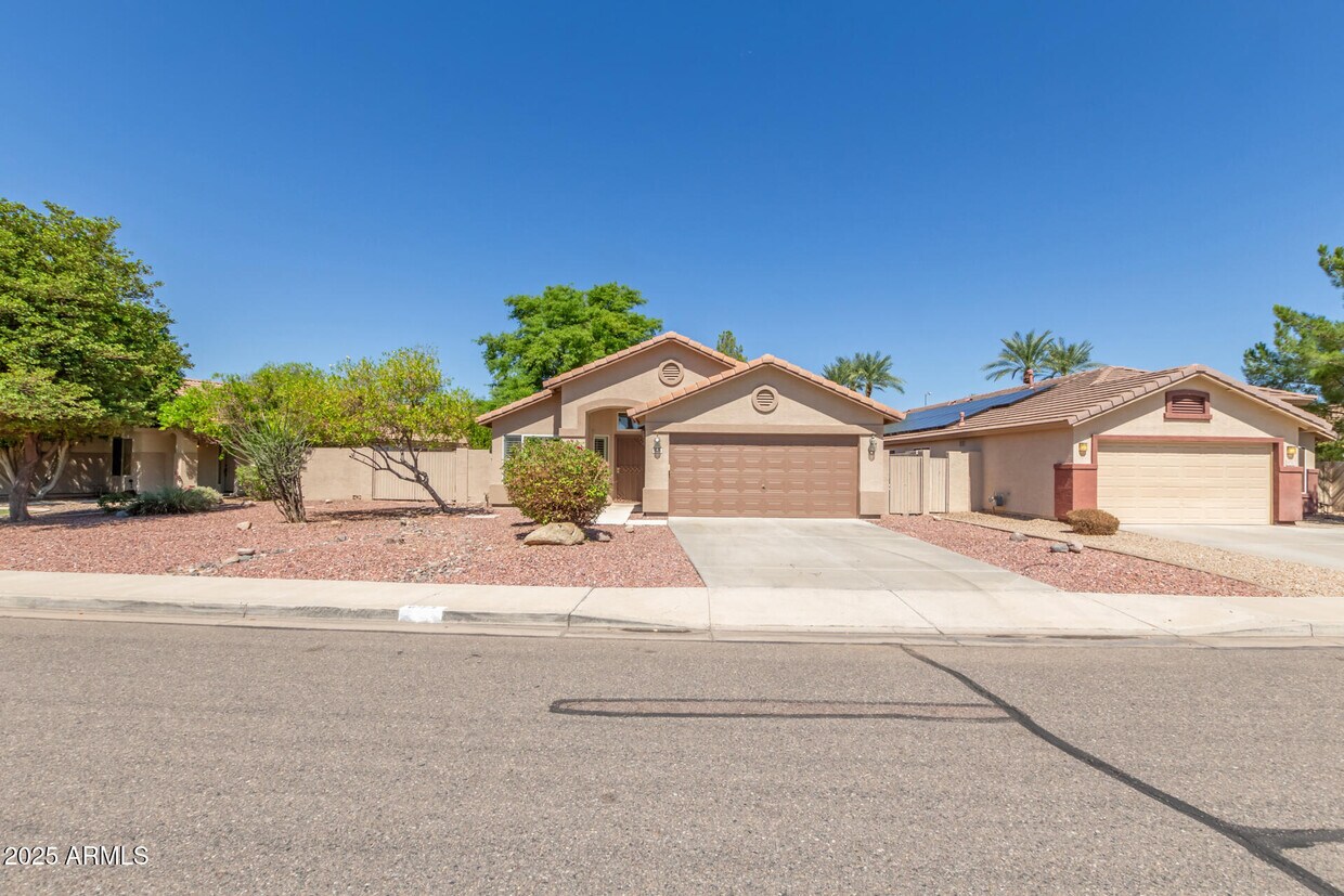 Primary Photo - 8156 W Tonto Ln
