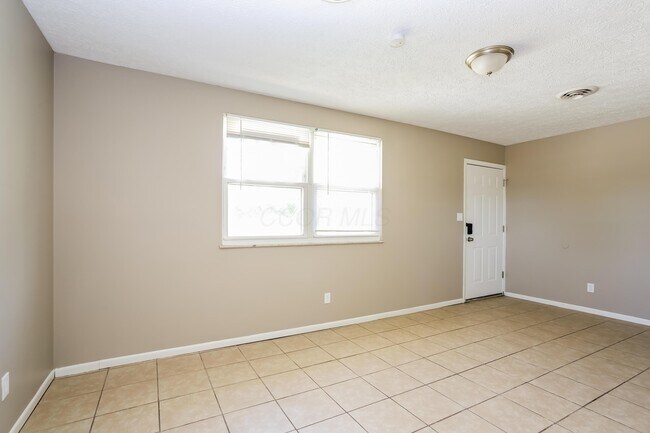 Foto del edificio - 1305 Coburg Rd