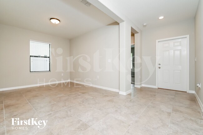 Foto del edificio - 14827 Crescent Rock Dr