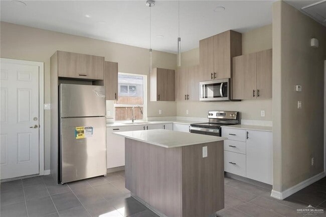 Foto del edificio - 13 Frio Ave