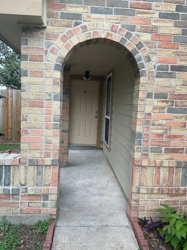 Foto del edificio - 15642 Scenic Haven Dr