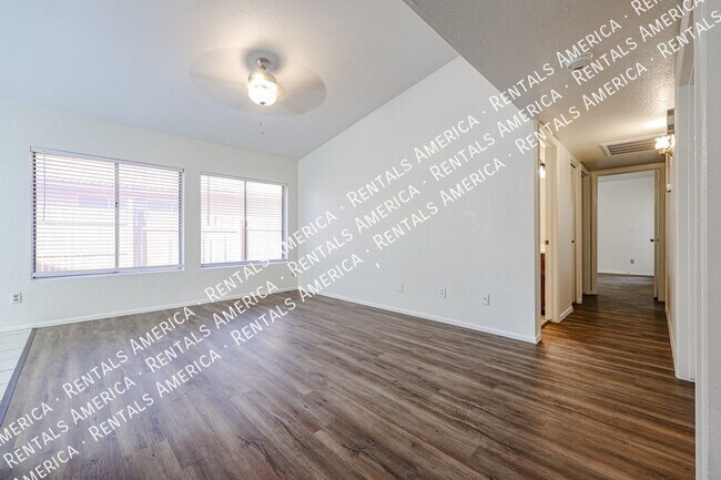 Foto del edificio - 14838 N 24th Dr