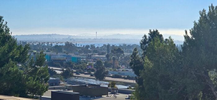 Foto principal - Charming 1-Bedroom Condo with Partial Bay Views & Summer Fireworks!