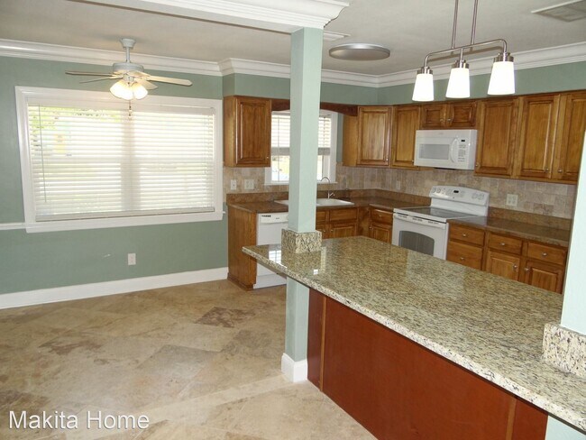 Building Photo - 3 br, 2 bath House - 1805 Greenhill Drive