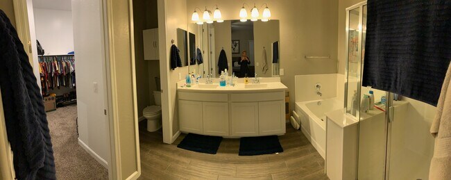 Photo - 3737 E Catalina Dr House